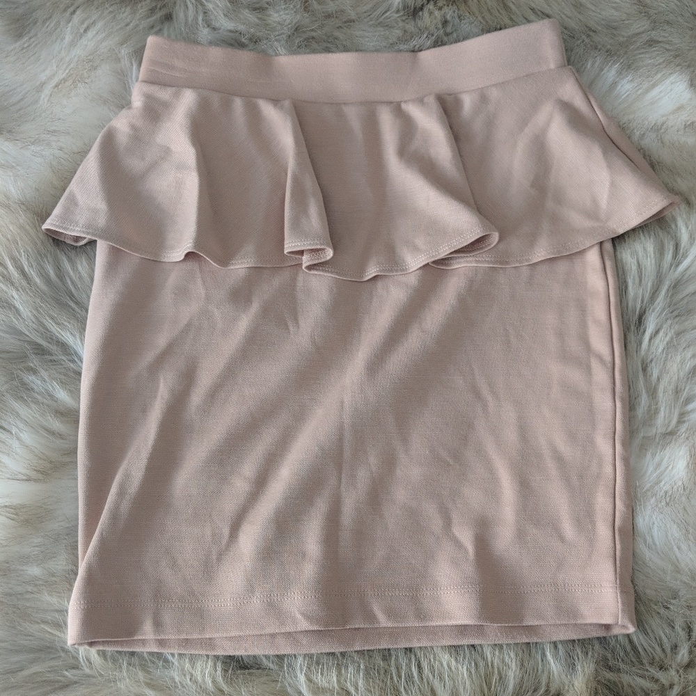 Forever 21 blush skirt
